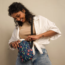 Load image into Gallery viewer, Pomegranate crossbody bag